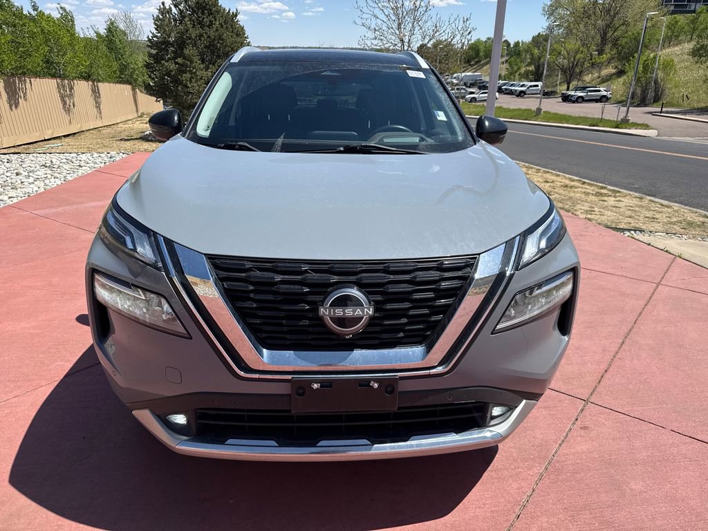 Used 2022 Nissan Rogue Platinum w/ Head-Up Display Package AWD/4WD image 2