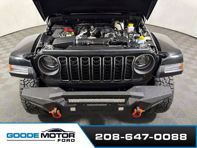 Used 2025 Jeep Gladiator Mojave w/ Convenience Group AWD/4WD image 26