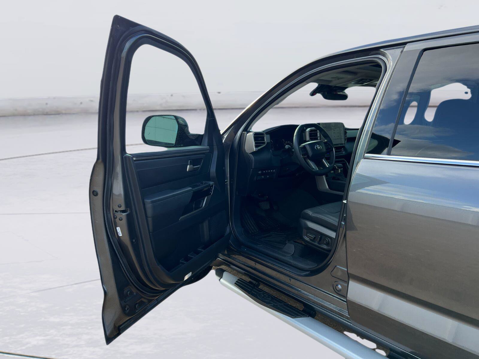 Used 2023 Toyota Tundra Limited w/ Power Package RWD image 19