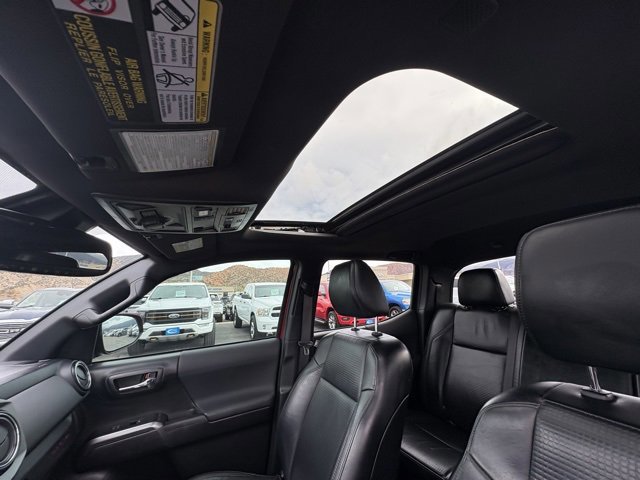 Used 2020 Toyota Tacoma TRD Off-Road image 32