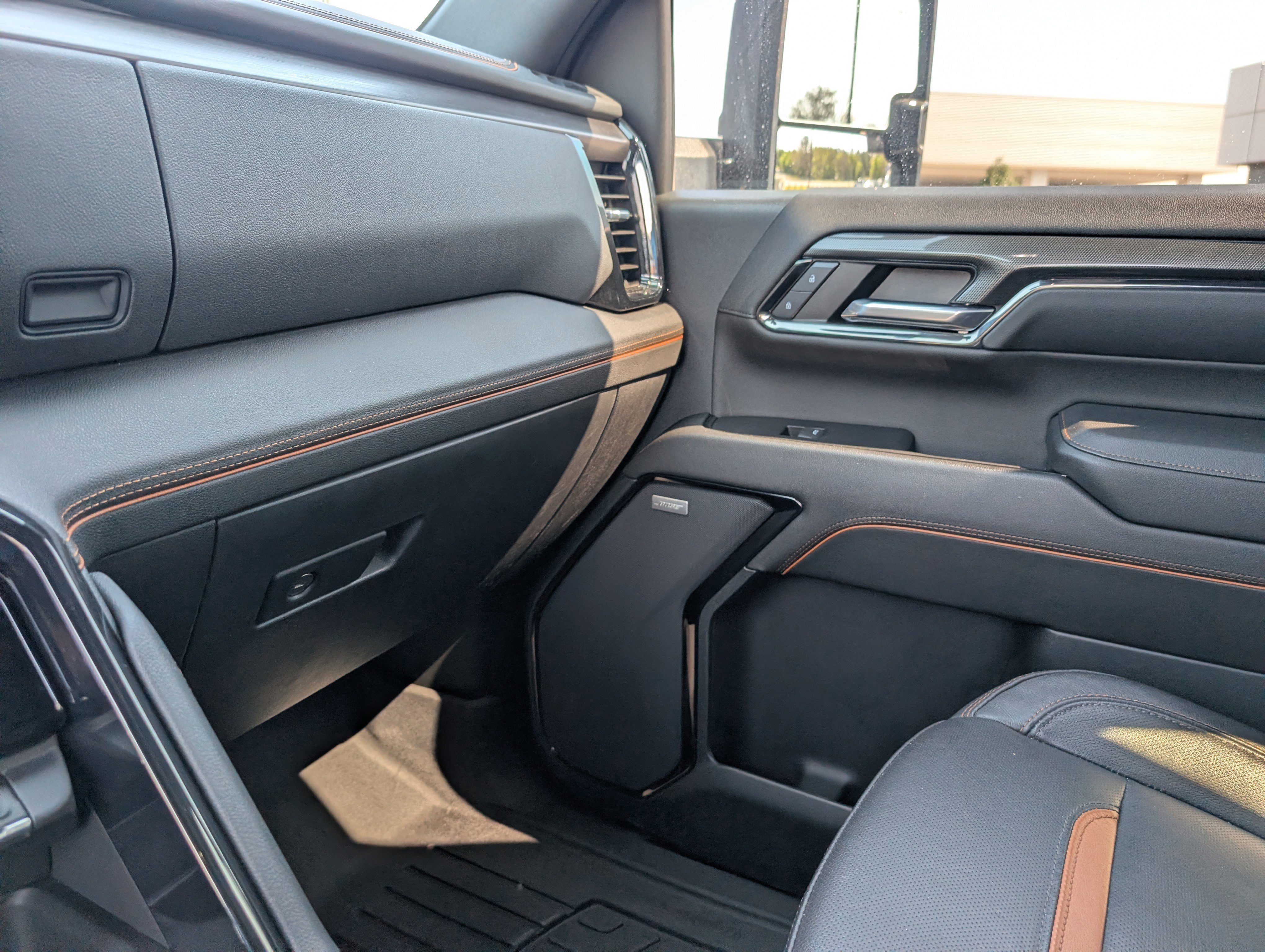 Used 2024 GMC Sierra 2500 AT4 w/ AT4 Premium Plus Package AWD/4WD image 30