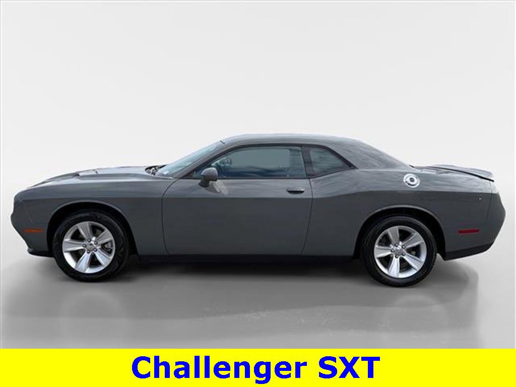 Used 2023 Dodge Challenger SXT image 6