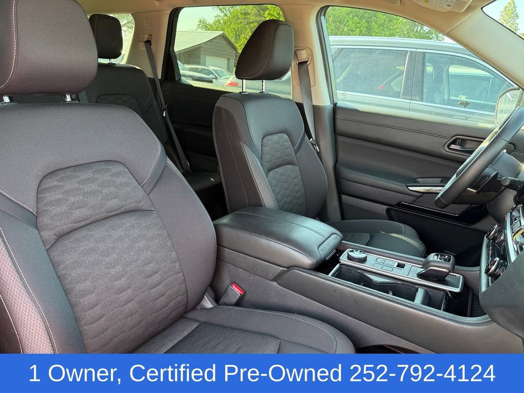 Used 2025 Nissan Pathfinder SV AWD/4WD image 20