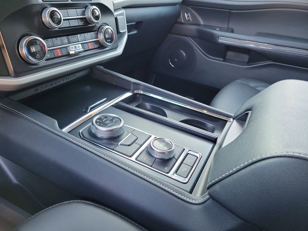 Certified 2022 Ford Expedition XLT image 29