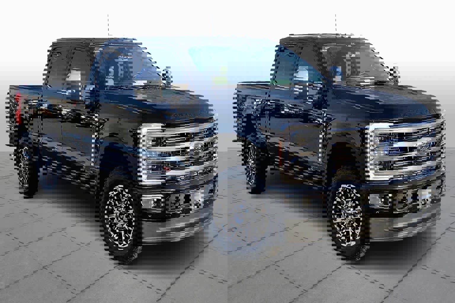 Certified 2026 Ford F350 Platinum w/ Platinum Plus Package image 3