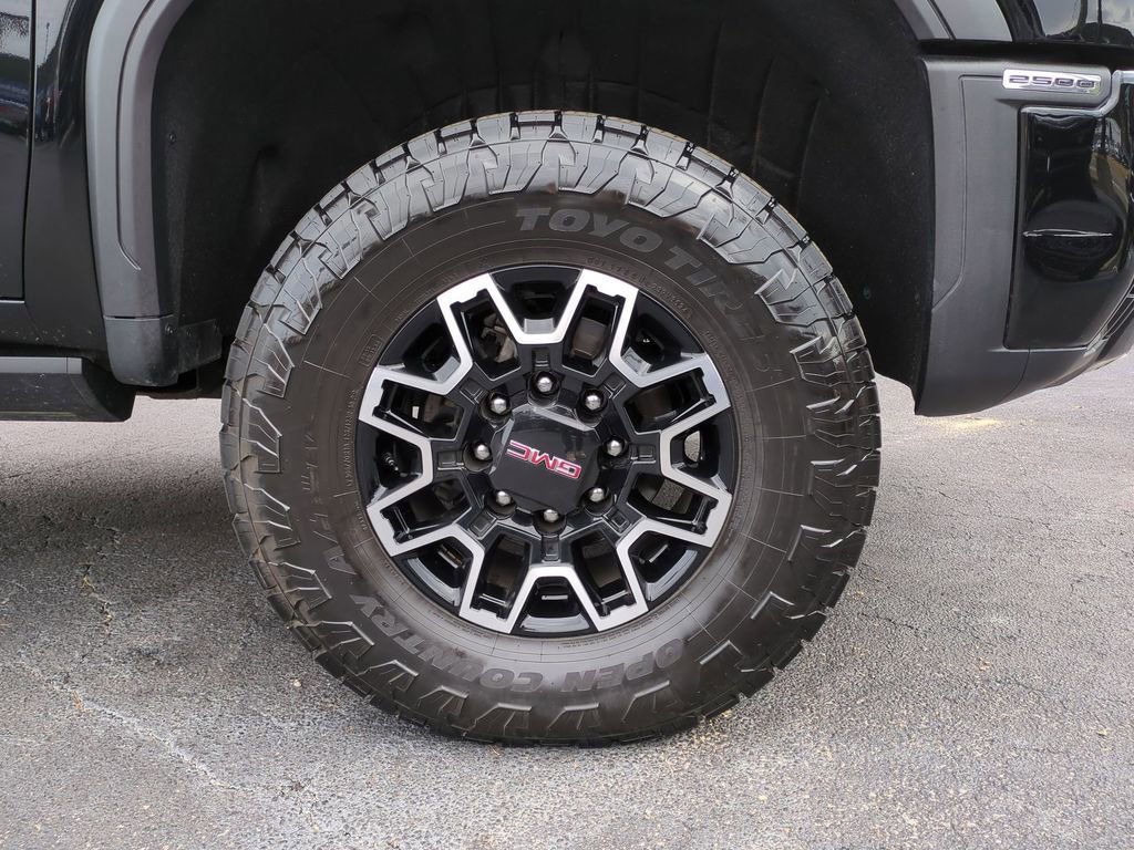 Used 2024 GMC Sierra 2500 AT4X image 11