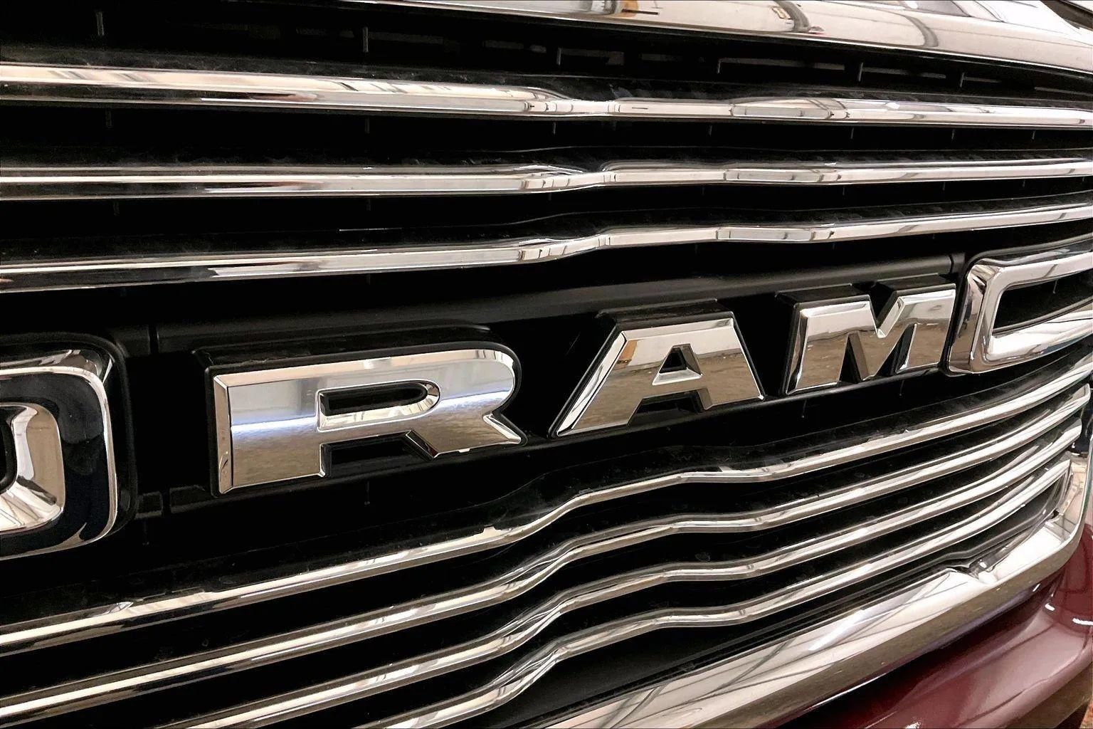 Used 2024 RAM 3500 Laramie image 29