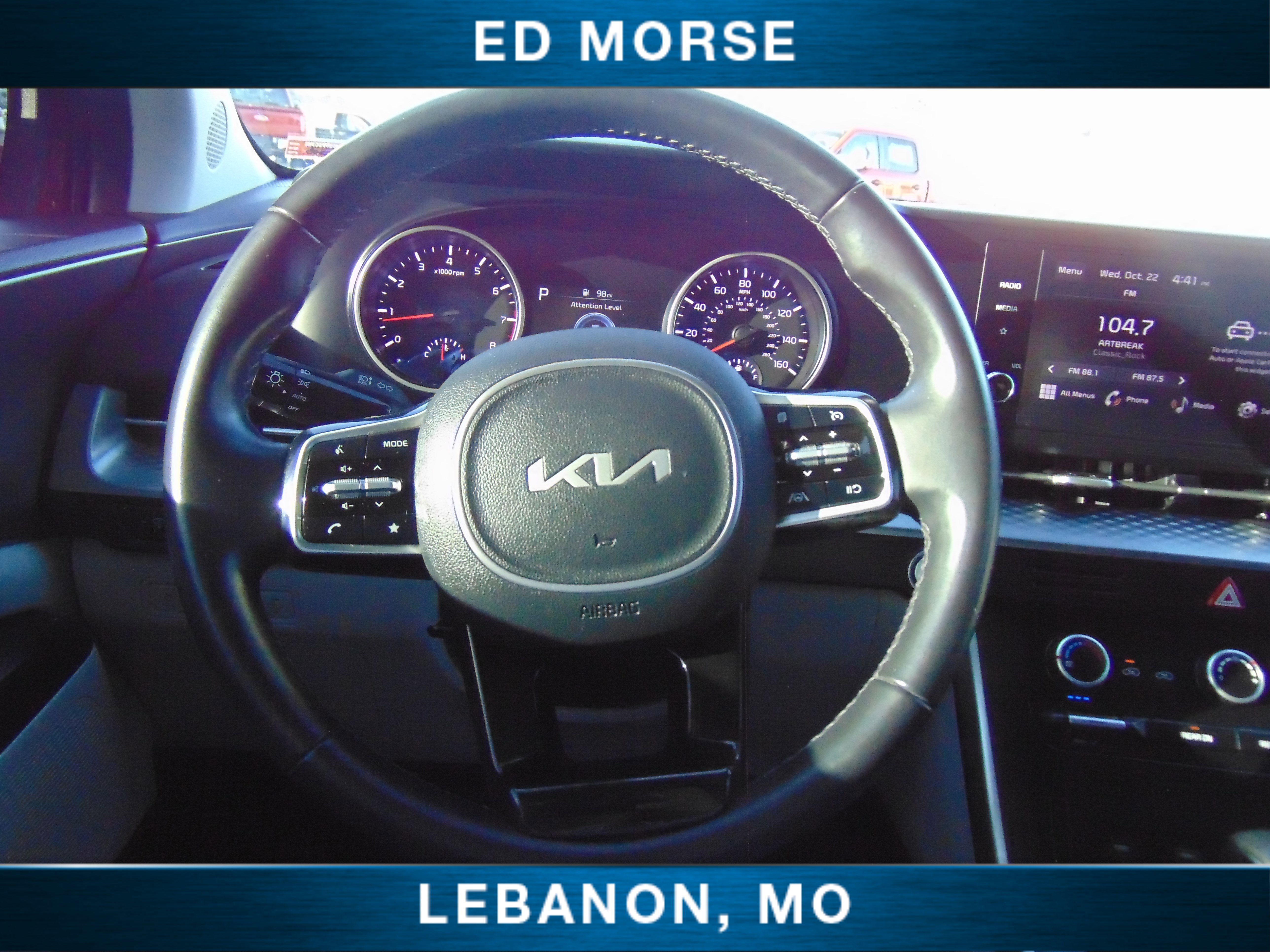 Used 2023 Kia Carnival LX image 30