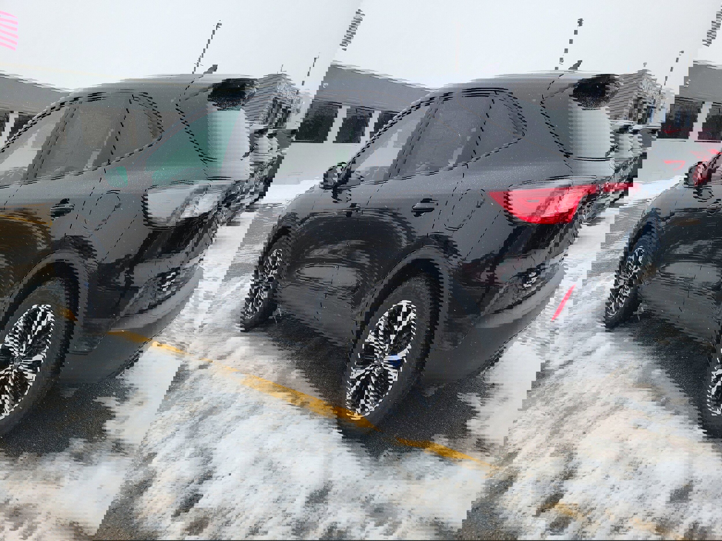 Certified 2022 Ford Escape SE w/ SE Sport Appearance Package image 2