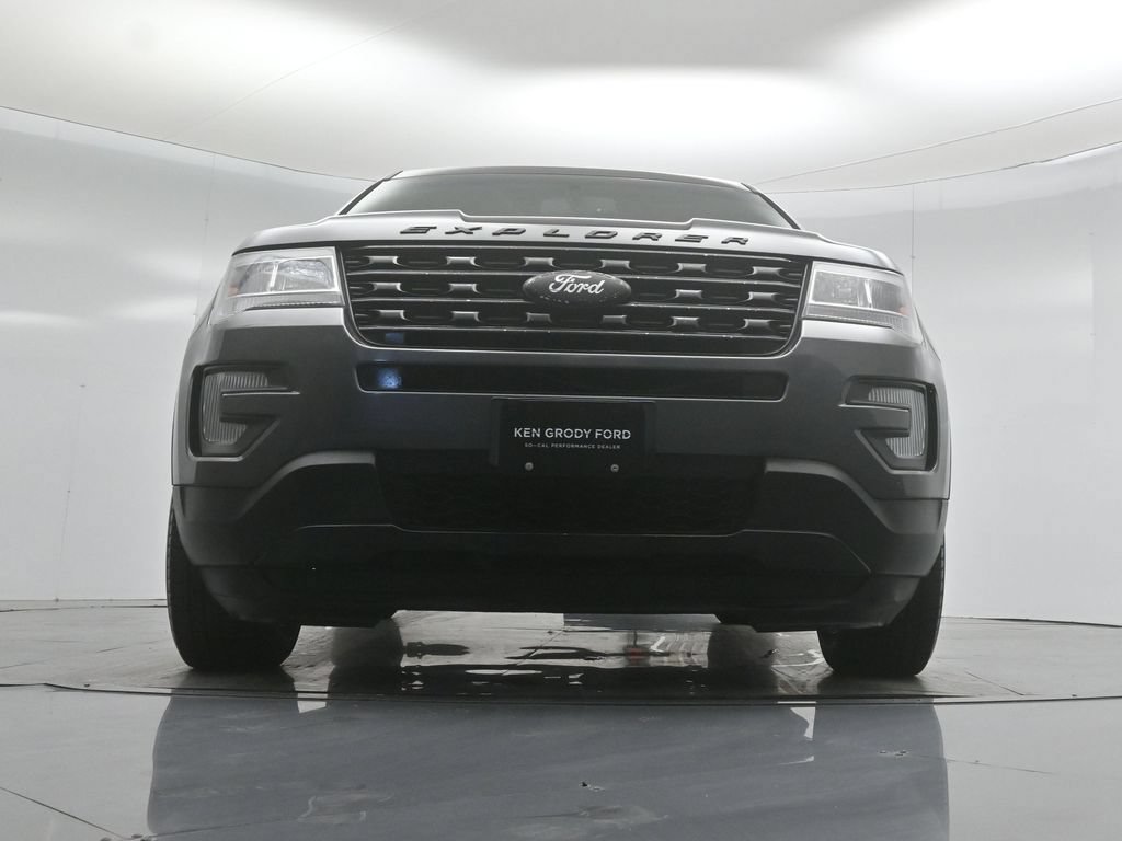 Certified 2017 Ford Explorer XLT w/ Equipment Group 202A FWD image 46