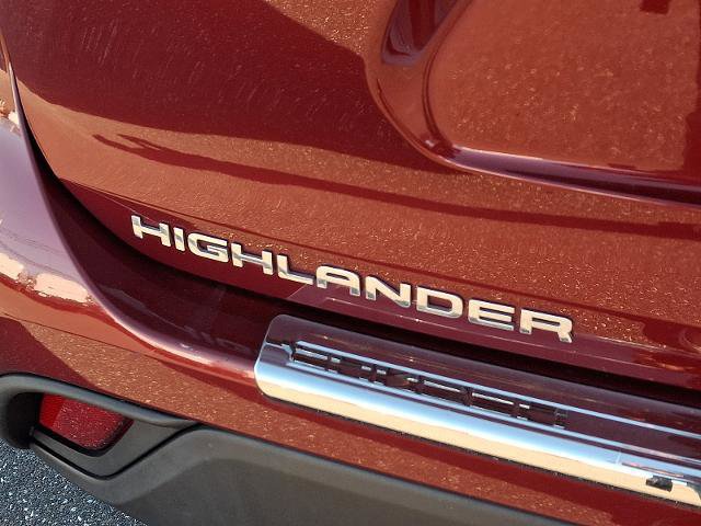 Used 2022 Toyota Highlander XLE AWD/4WD image 29