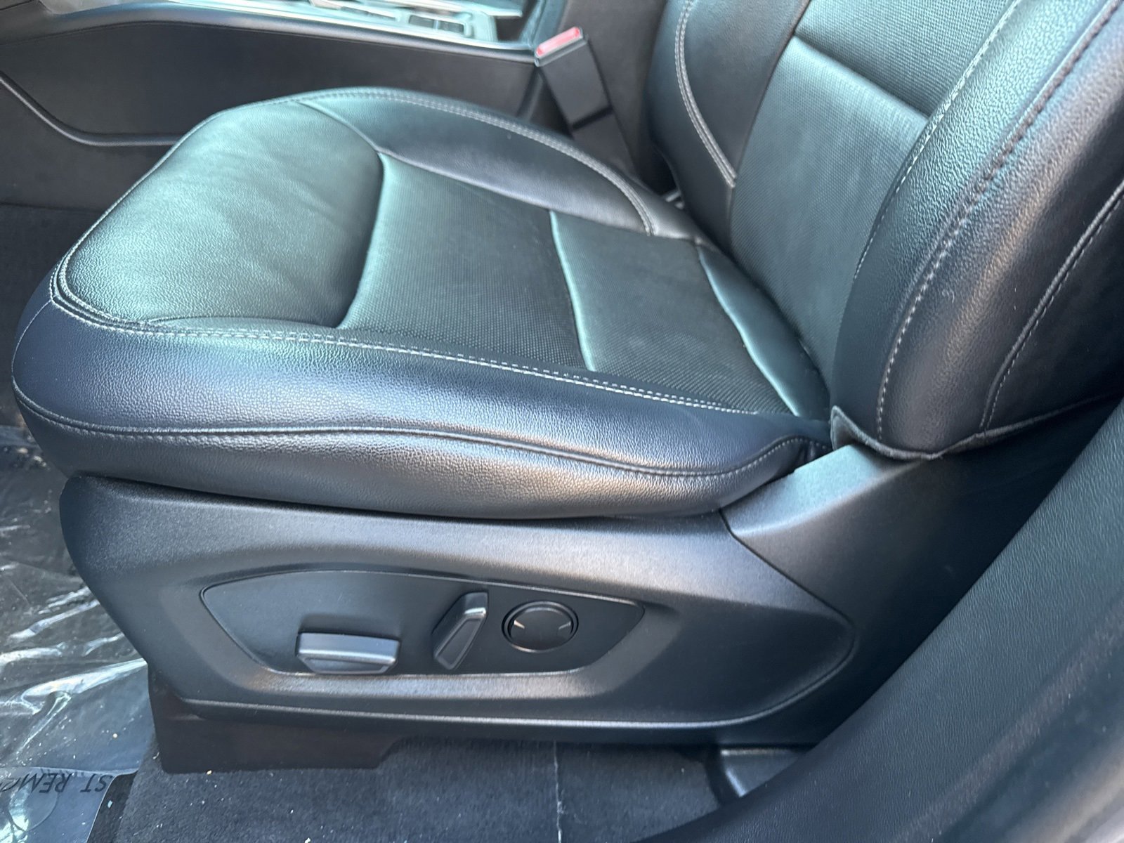 Certified 2022 Ford Explorer Limited w/ Equipment Group 301A image 45