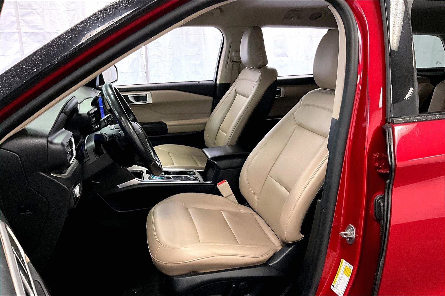 Certified 2020 Ford Explorer XLT w/ Equipment Group 202A image 24