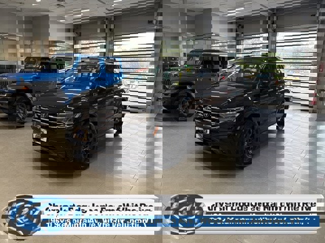 Used 2024 Volkswagen Tiguan SE