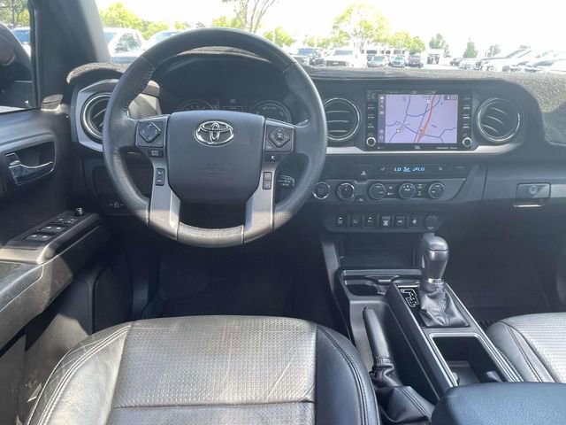 Used 2020 Toyota Tacoma TRD Sport w/ TRD Premium Sport Package AWD/4WD image 9