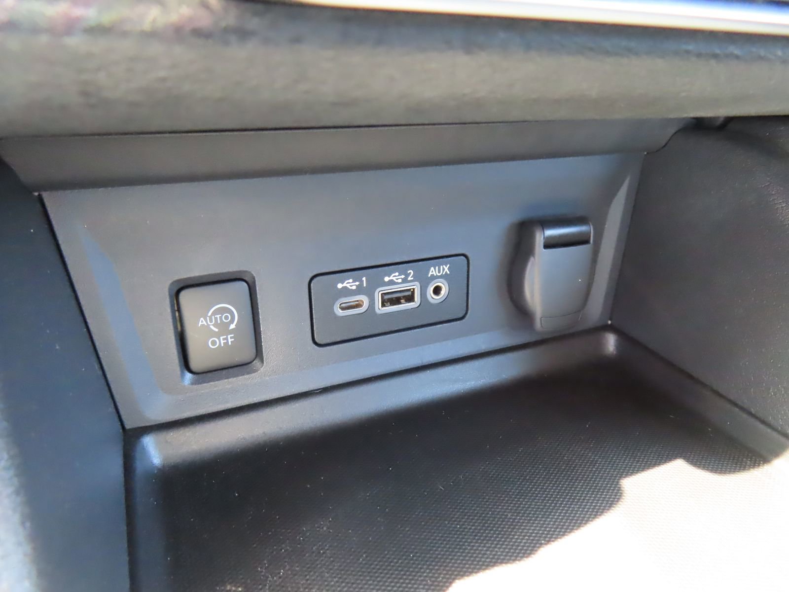 Used 2025 Nissan Sentra SR w/ Midnight Edition FWD image 26