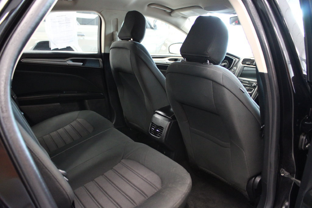 Certified 2020 Ford Fusion SE FWD image 41