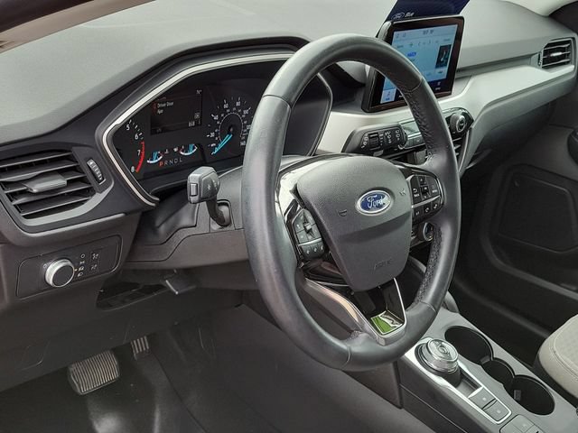 Certified 2022 Ford Escape SE w/ Cold Weather Package AWD/4WD image 6