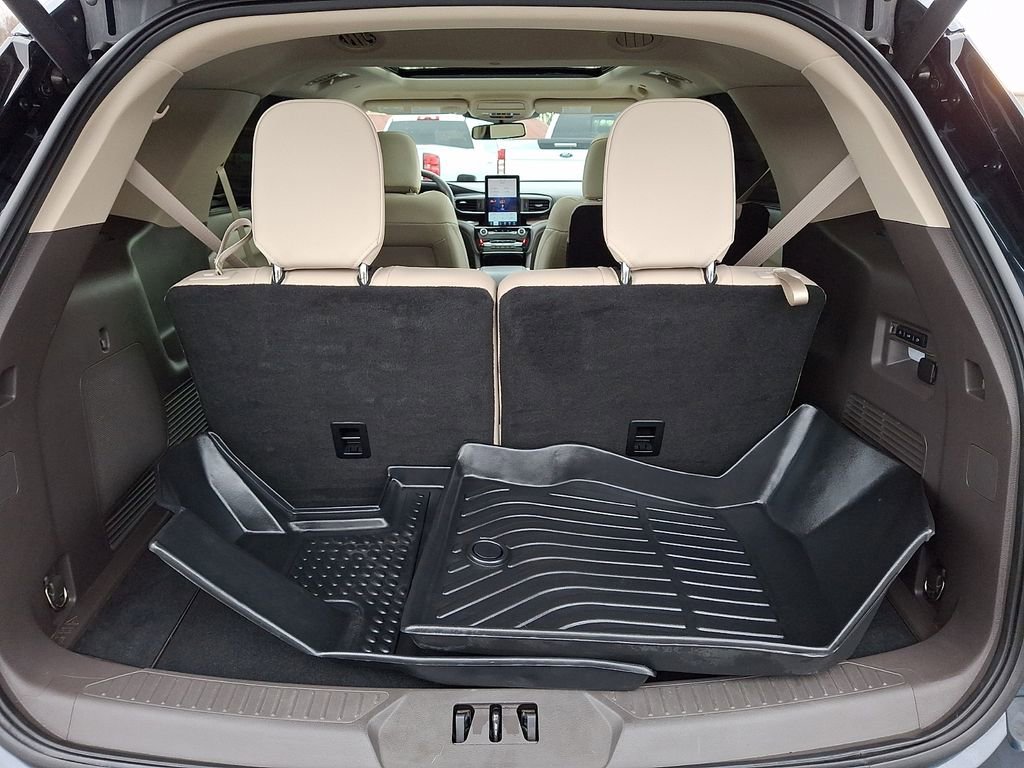 Certified 2022 Ford Explorer Platinum w/ Technology Package image 31