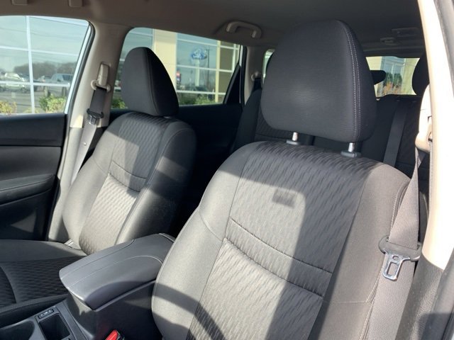 Used 2019 Nissan Rogue SV image 11