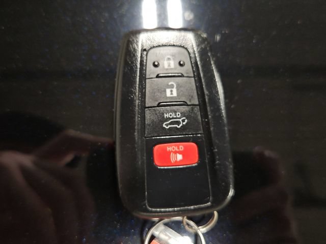 Used 2021 Toyota RAV4 XLE Premium AWD/4WD image 28