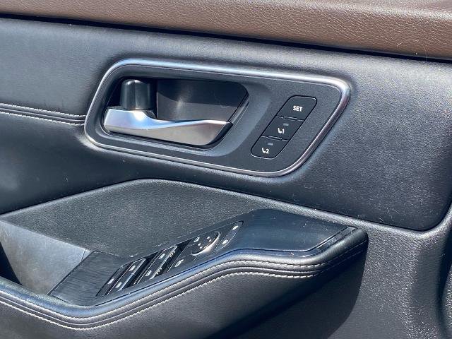 Used 2021 Nissan Rogue Platinum image 17