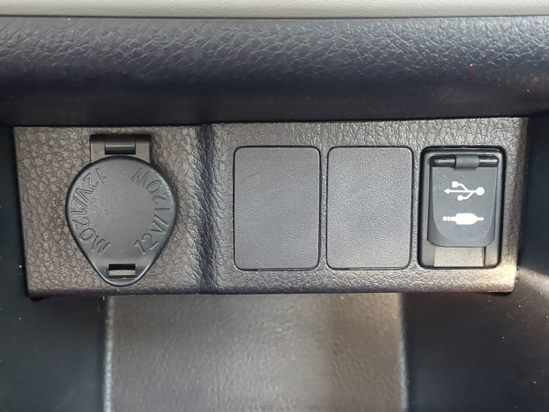 Used 2018 Toyota Corolla LE image 58