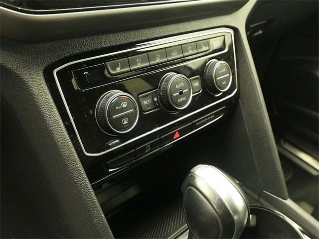 Used 2021 Volkswagen Atlas SEL Premium image 17