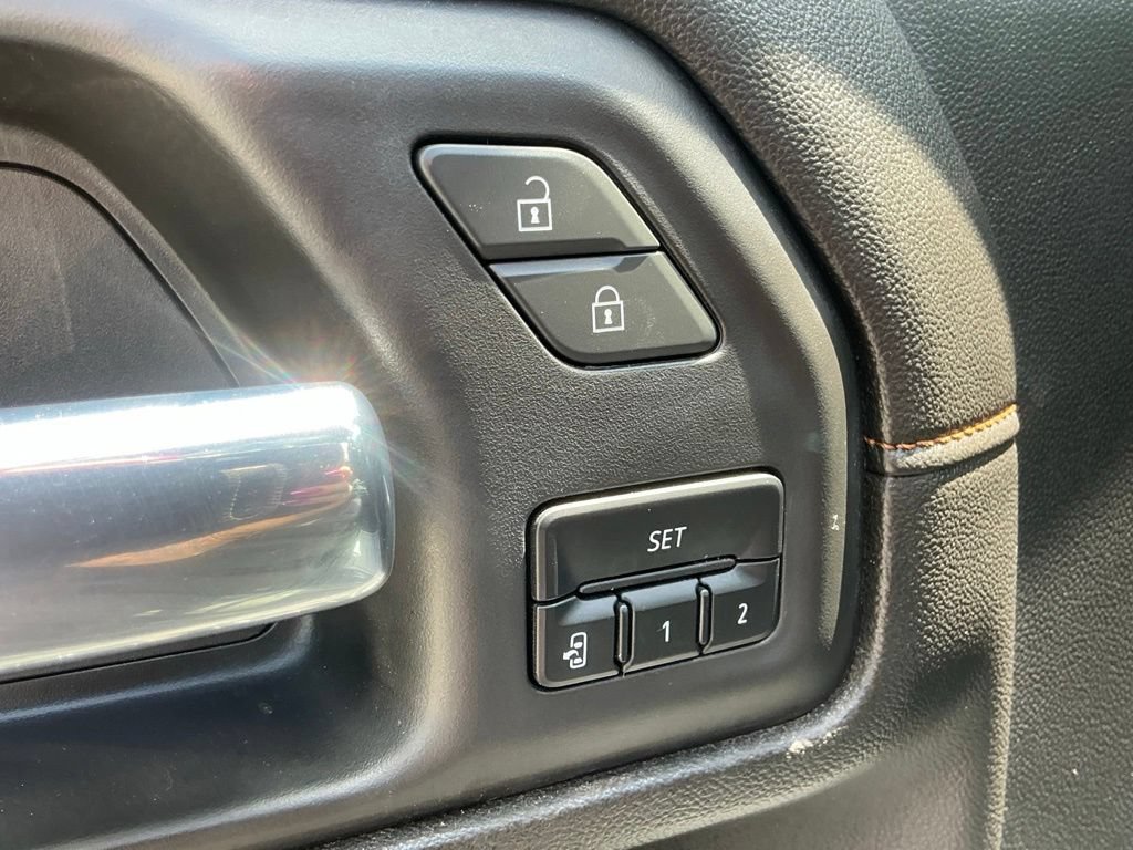 Used 2023 GMC Sierra 3500 AT4 w/ AT4 Premium Plus Package AWD/4WD image 29