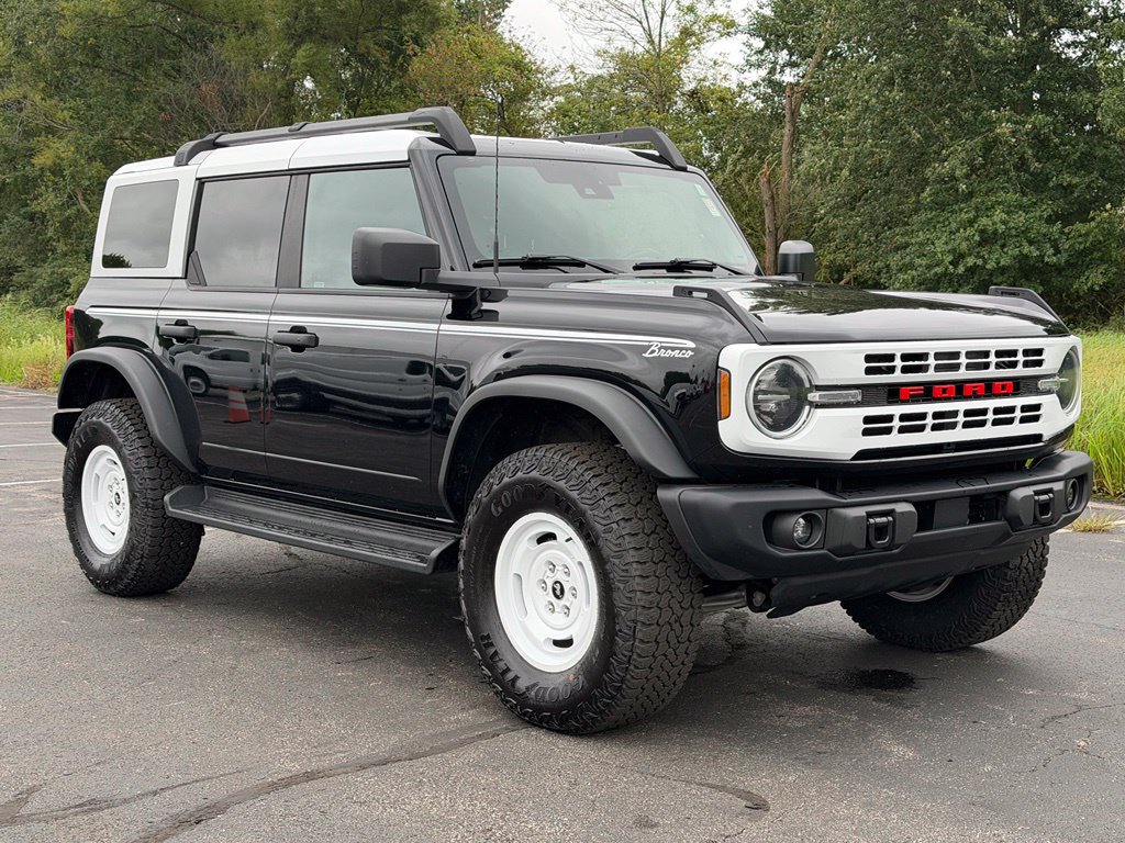 Certified 2025 Ford Bronco Heritage Edition AWD/4WD image 6