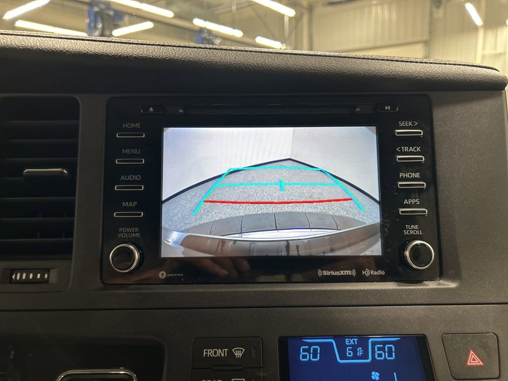 Used 2020 Toyota Sienna XLE FWD image 21