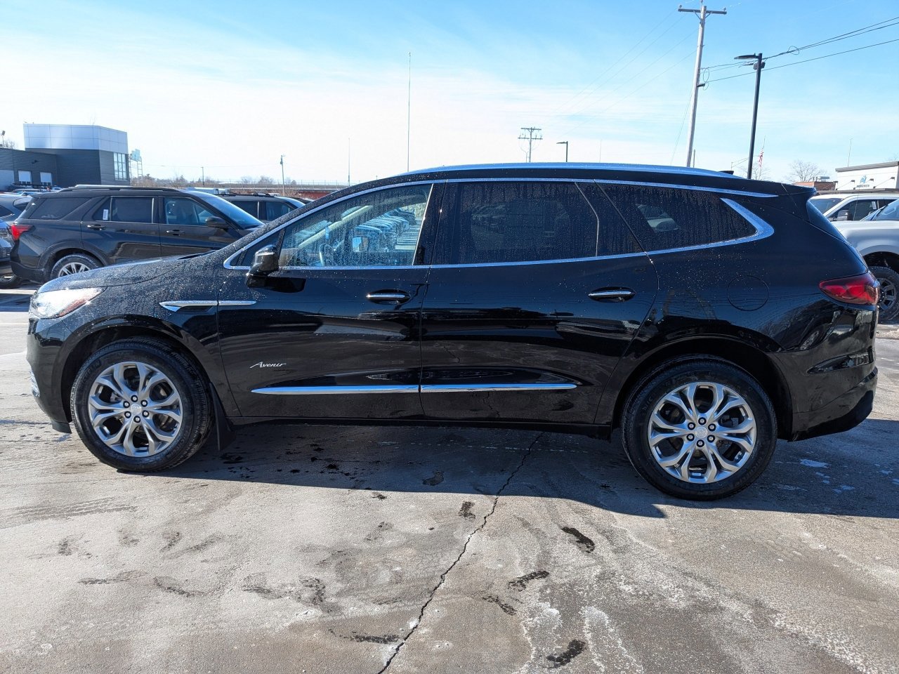 Used 2021 Buick Enclave Avenir w/ Avenir Technology Package image 2