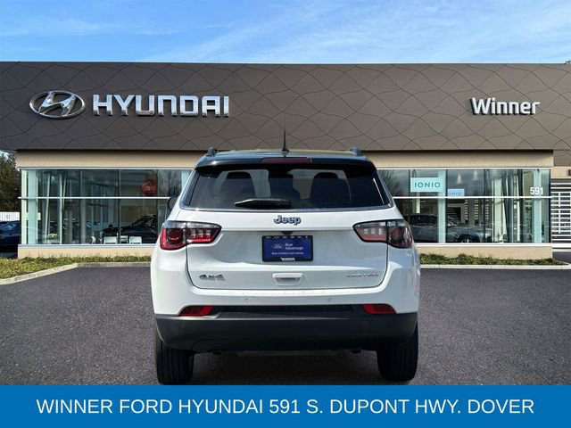 Used 2025 Jeep Compass Limited image 4