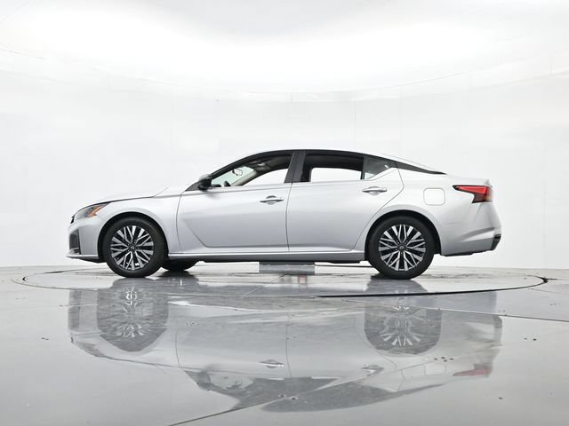 Used 2024 Nissan Altima 2.5 SV FWD image 38