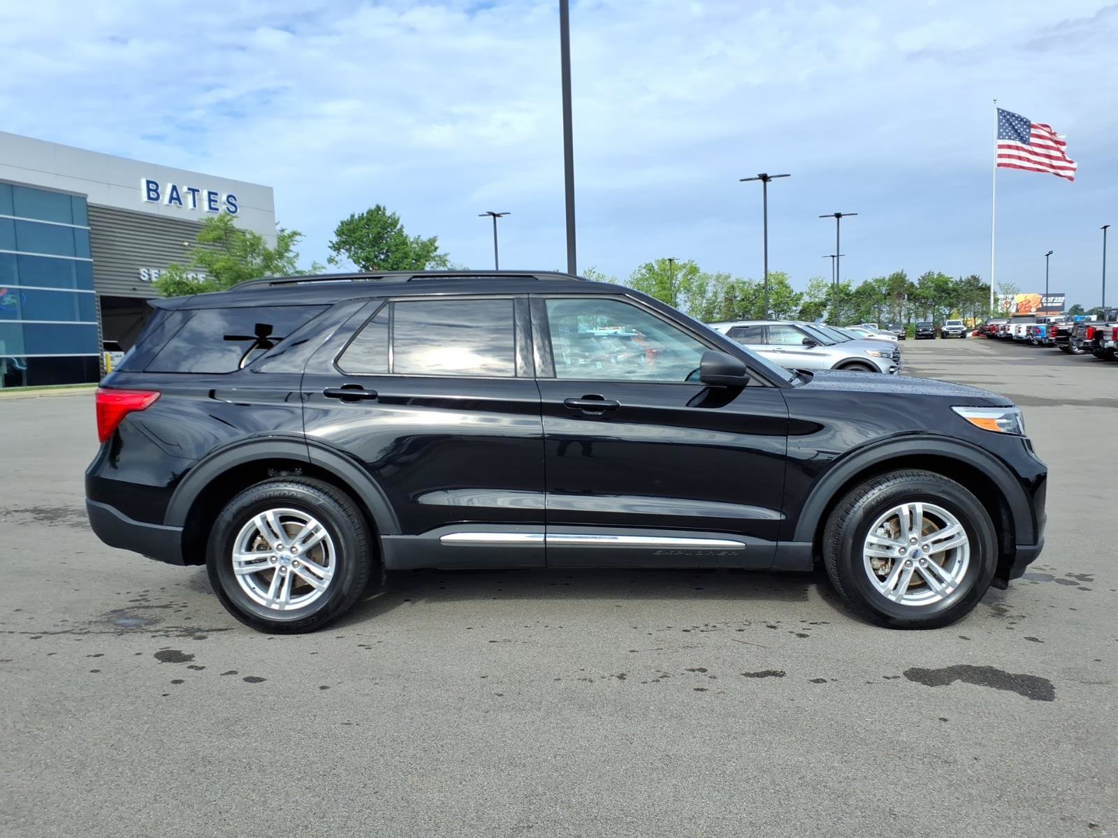 Certified 2023 Ford Explorer XLT AWD/4WD image 2