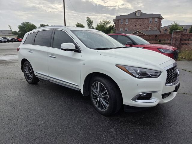 Used 2020 INFINITI QX60 Luxe w/ Sensory Package FWD image 3