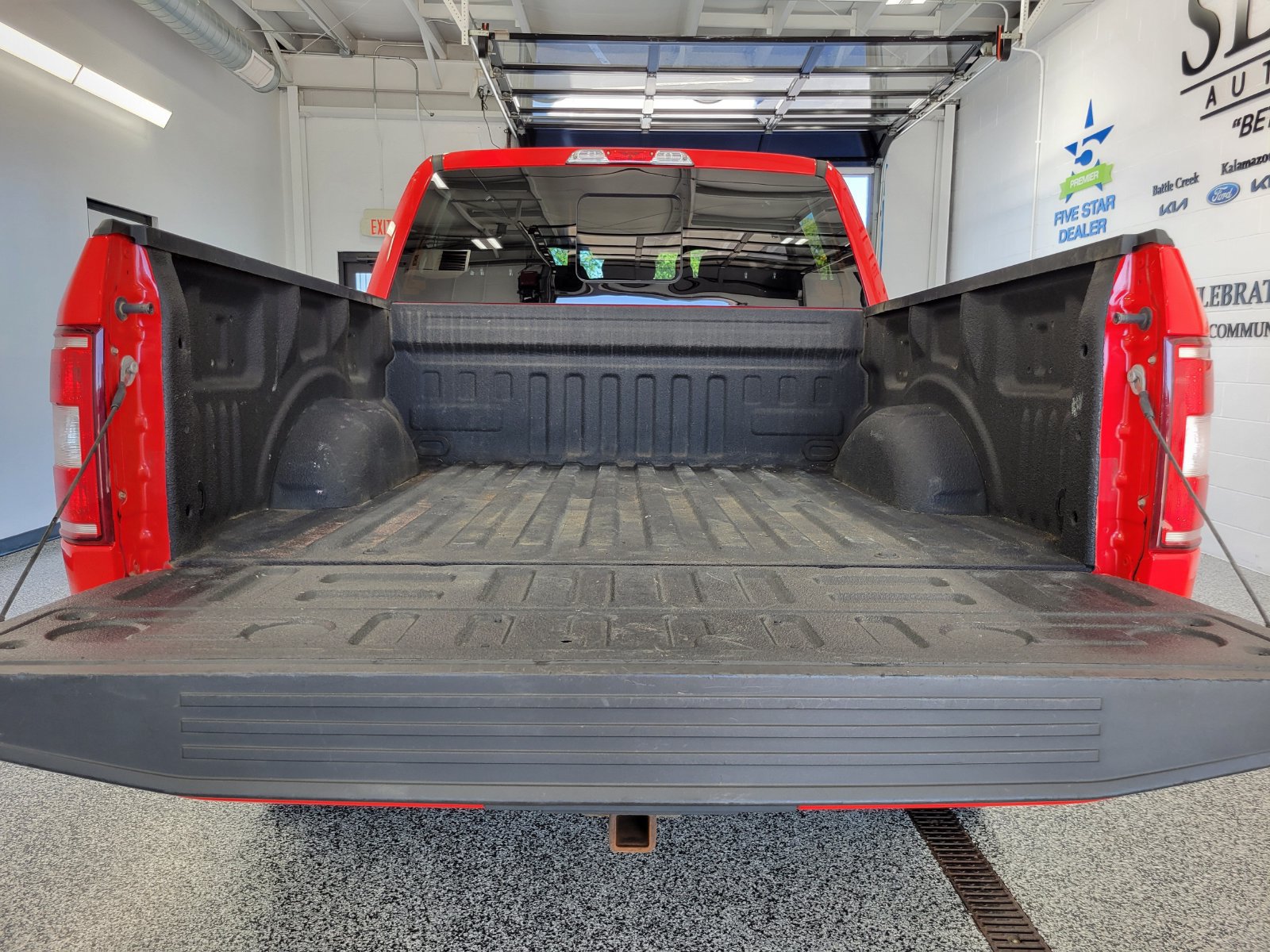 Certified 2019 Ford F150 XLT w/ Equipment Group 302A Luxury AWD/4WD image 28