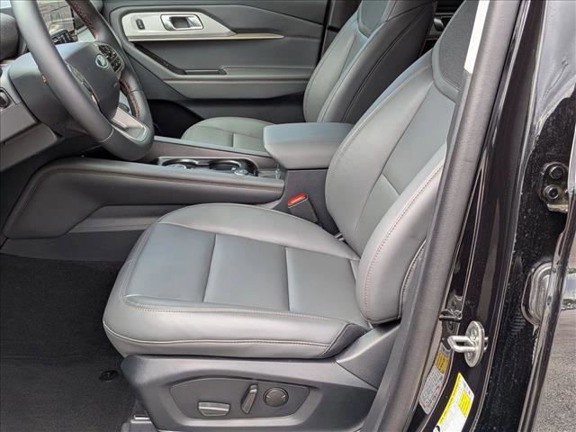 Certified 2026 Ford Explorer Active w/ Active Comfort Package RWD image 15