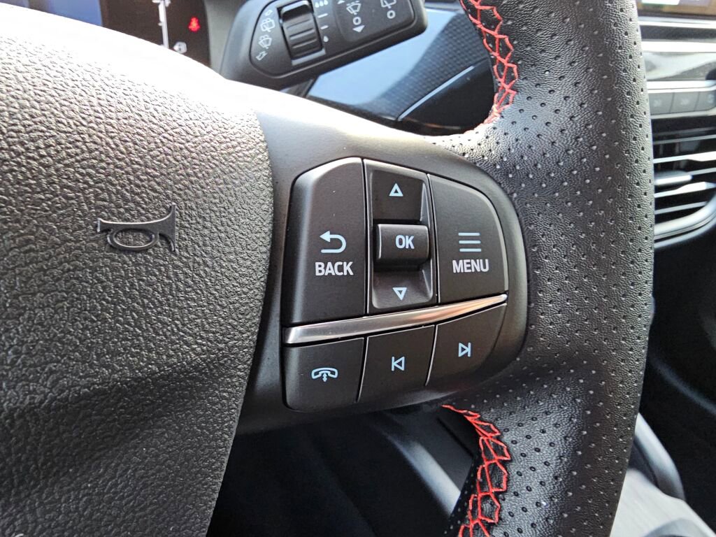 Certified 2025 Ford Escape ST-Line image 25