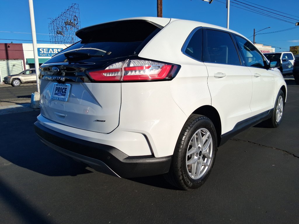 Certified 2024 Ford Edge SEL image 3