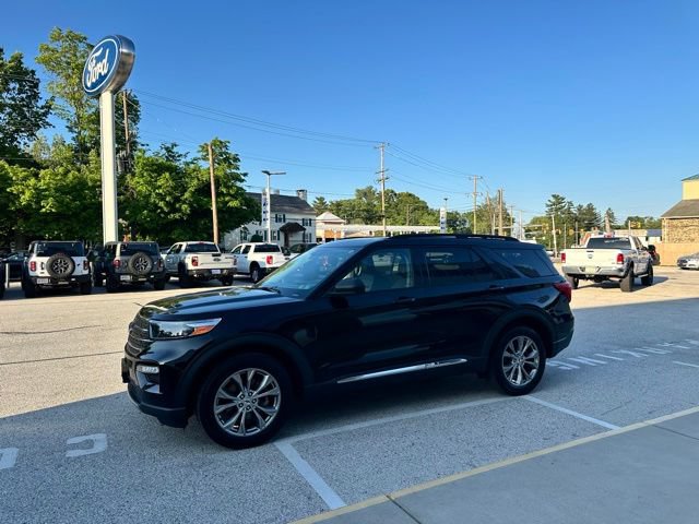 Certified 2022 Ford Explorer XLT w/ Equipment Group 202A AWD/4WD image 8
