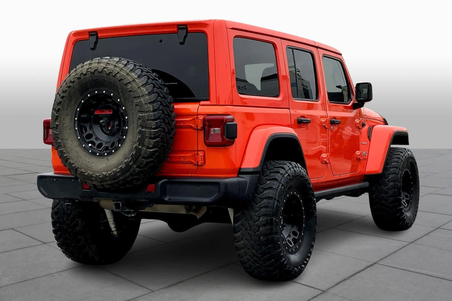 Used 2018 Jeep Wrangler Unlimited Sahara image 12