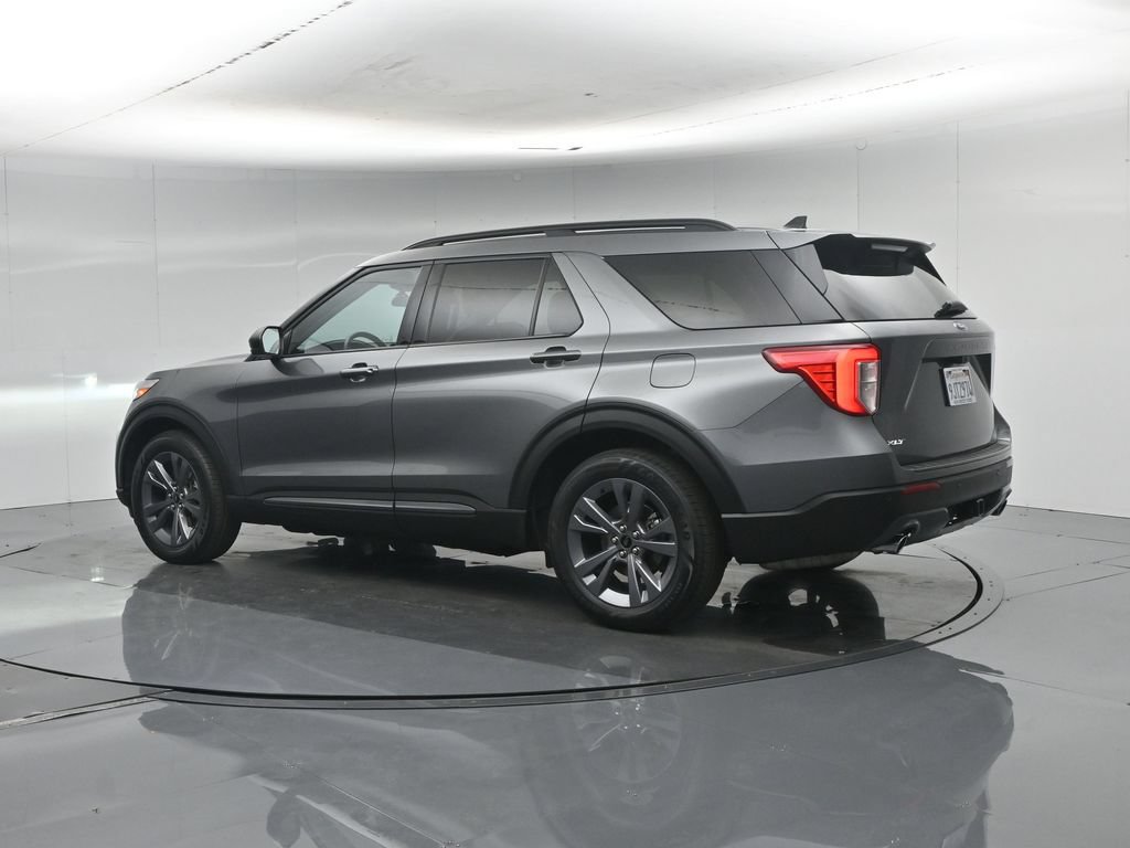 Certified 2023 Ford Explorer XLT w/ Equipment Group 202A RWD image 7