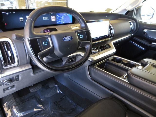 Certified 2025 Ford Expedition Max Platinum image 14