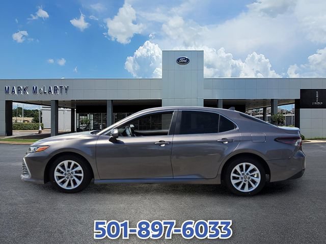 Used 2022 Toyota Camry LE FWD image 2