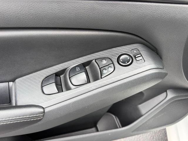 Used 2024 Nissan Altima 2.5 SV FWD image 18