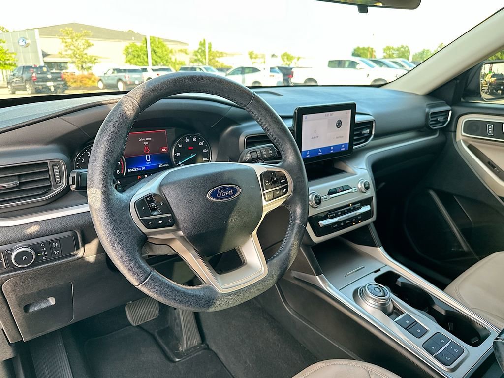 Certified 2020 Ford Explorer XLT w/ Equipment Group 202A RWD image 10