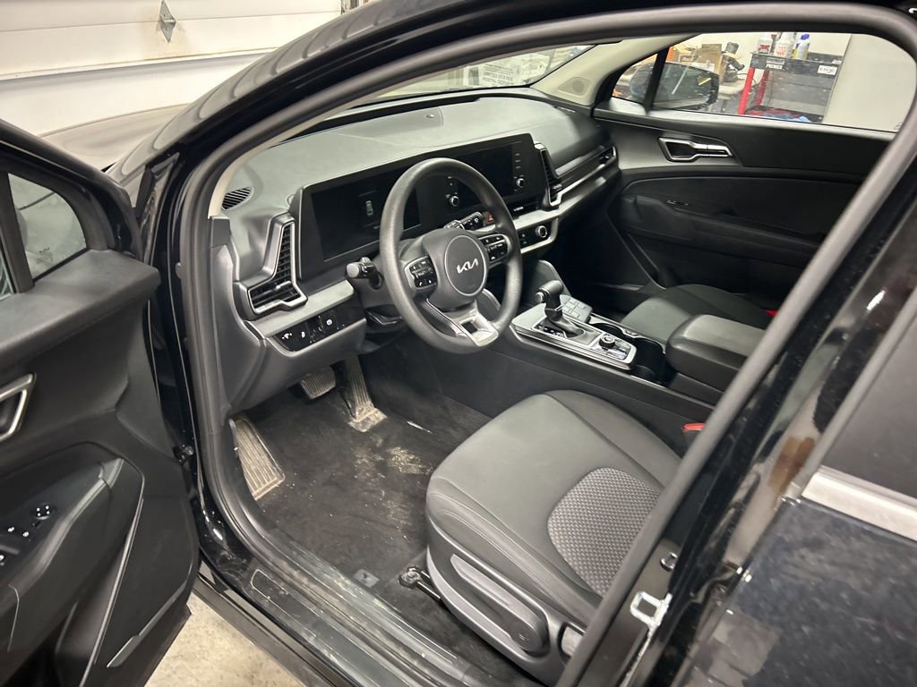 Used 2025 Kia Sportage LX AWD/4WD image 5