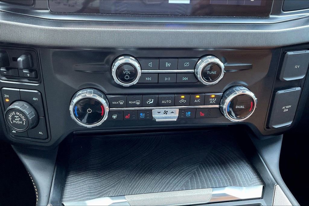 Certified 2024 Ford F350 Platinum w/ Tremor Off-Road Package image 16