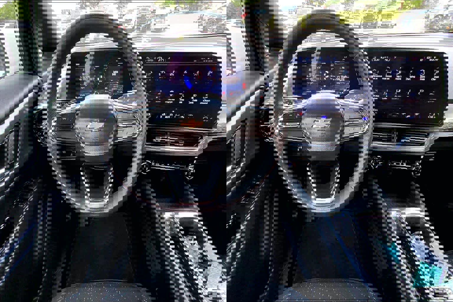 Used 2025 Chevrolet Equinox EV LT image 7